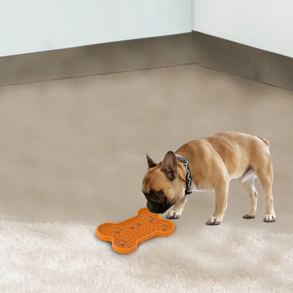 Schleckmatte für Hunde mit Struktur und Saugnäpfen, 20 x 14 cm – AFP Bone Appetit - Tasty Bone Lick Mat S – Bild 4