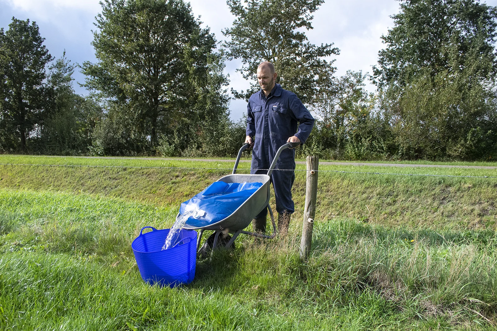 Wassertransportbeutel, faltbar, 80 l – Hofman Animal Care AquaTrans – Bild 4