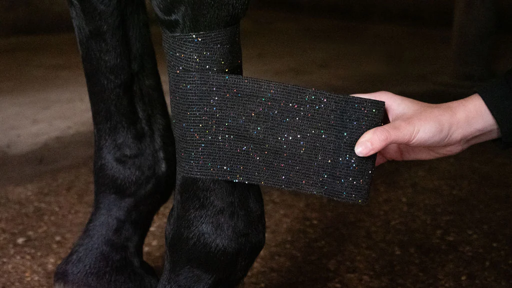 Selbstklebende Glitzerbandage, 10 cm, Schwarz – Excellent Animal Glitter Bandage Profi – Bild 3