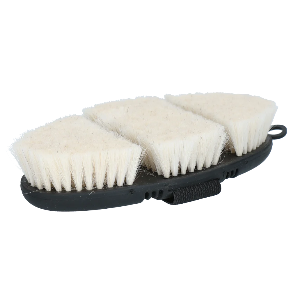 Weiche Pferdebürste mit Ziegenhaar und flexibler Oberseite – Excellent Horse Flexi Brush Shine – Bild 4