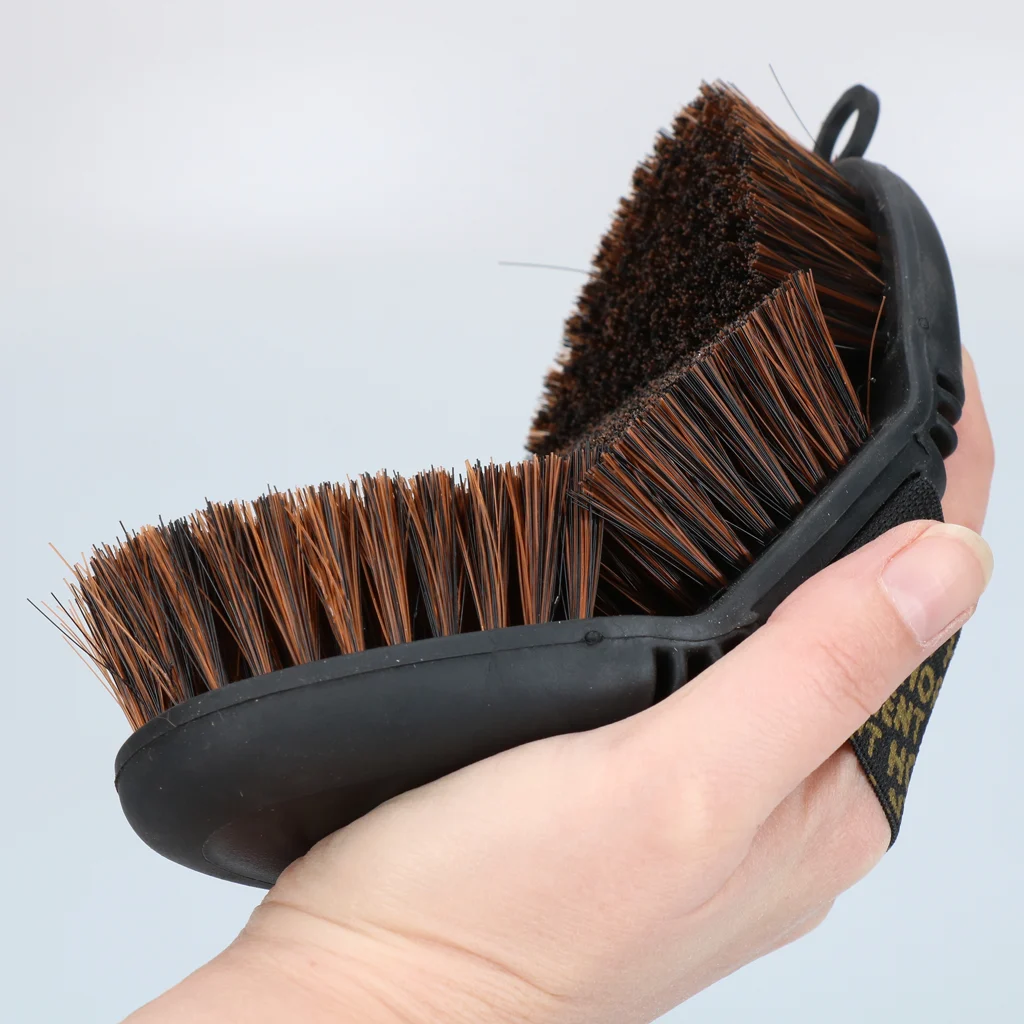 Weiche Pferdebürste für Staub und Sand mit flexiblem Bürstenrücken – Excellent Horse Flexi Brush Soft – Bild 6