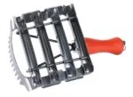 Striegel mit Mähnenkamm und Griff