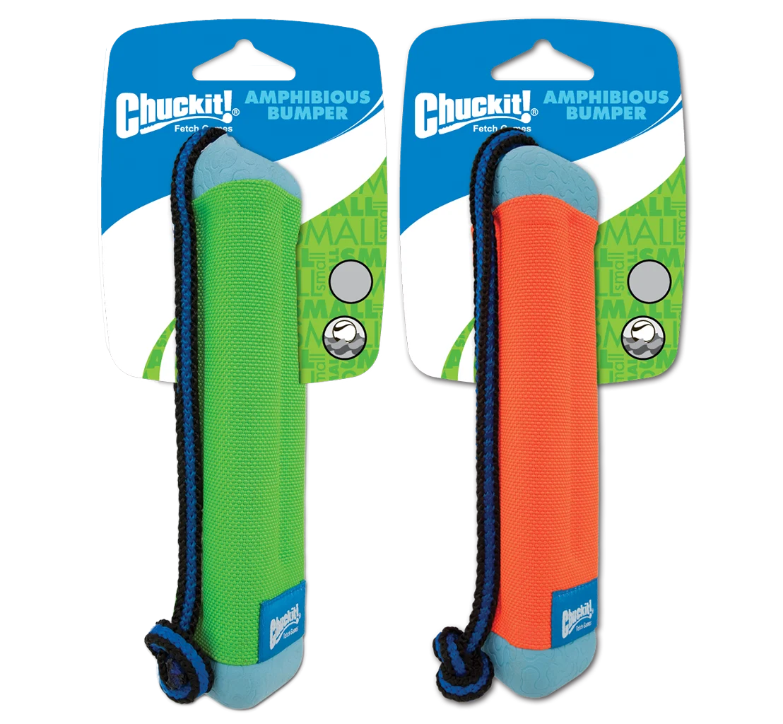 CHUC183101GROEP.png Apportierdummy mit Seil, schwimmfähig, ø 4 cm x 18 cm – Chuckit! Amphibious Bumper S – Bild 1
