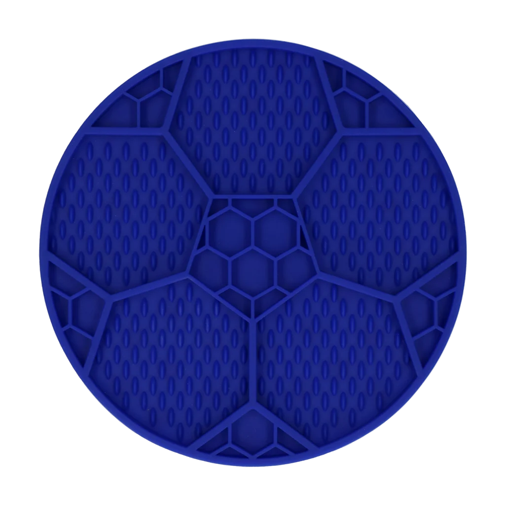Schleckmatte für Hunde mit Fußballmuster und Saugnäpfen, Ø 22 cm, Blau – Eat Slow Live Longer Lick Mat Soccer Ball – Bild 2