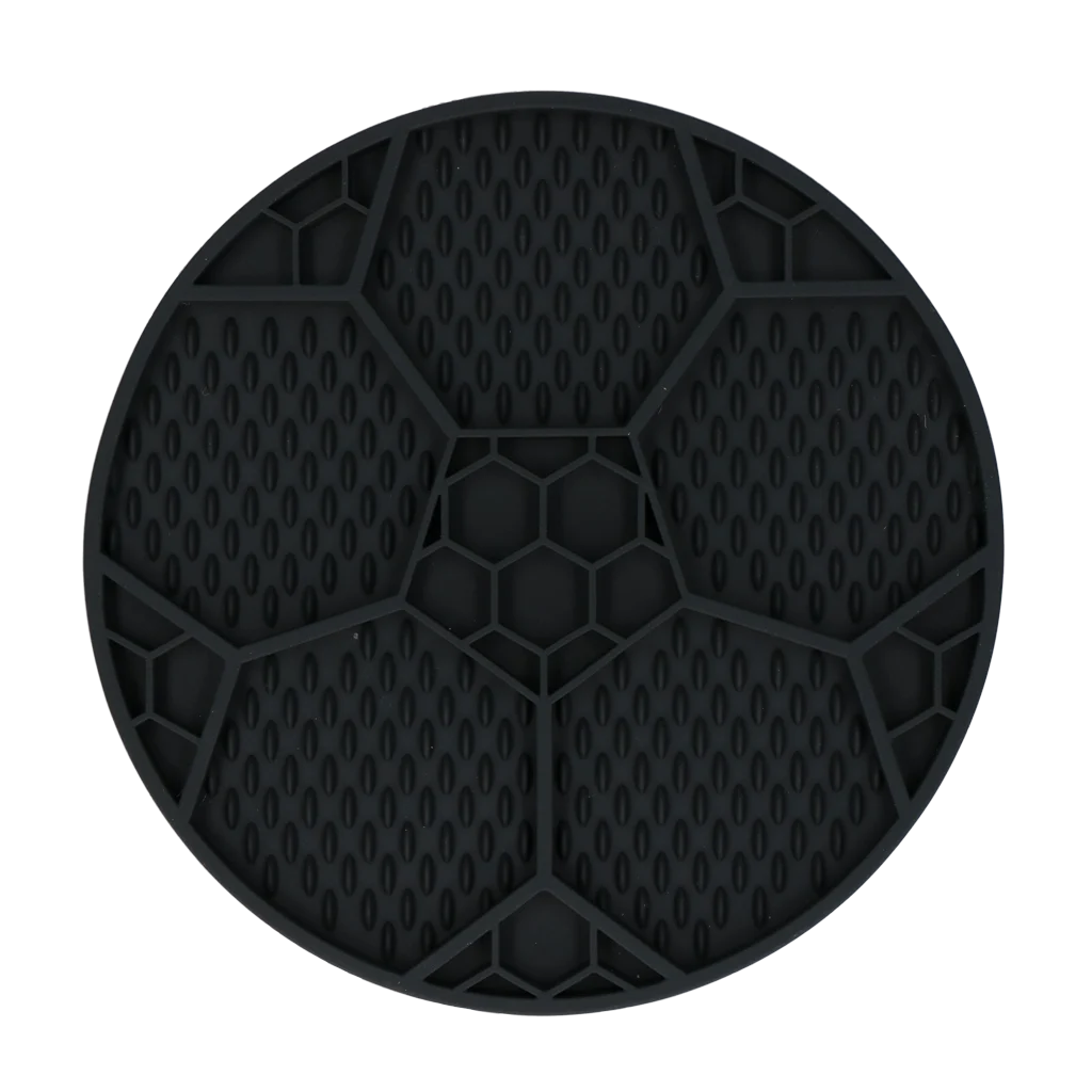 Leckmatte für Hunde mit Fußballmuster und Saugnäpfen, Ø 22 cm, Grau – Eat Slow Live Longer Lick Mat Soccer Ball – Bild 2