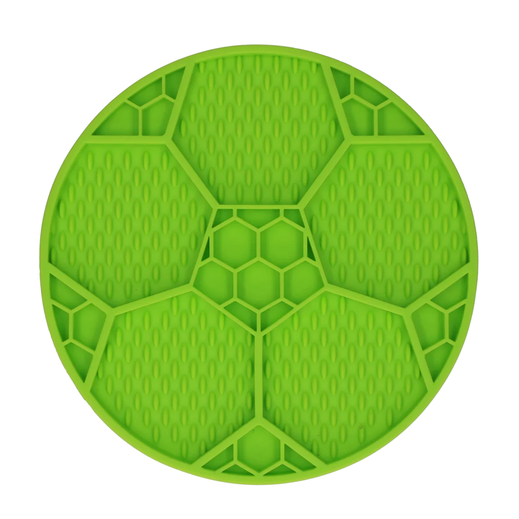 Leckmatte für Hunde mit Fußballmuster und Saugnäpfen, Ø 22 cm, Grün – Eat Slow Live Longer Lick Mat Soccer Ball – Bild 2