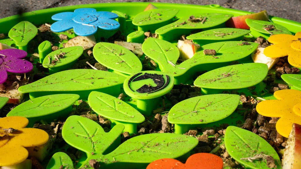 Schnüffelmatte für Pferde für Futter und Snacks – Excellent Horse Snuffle Mat Flower Power – Bild 5