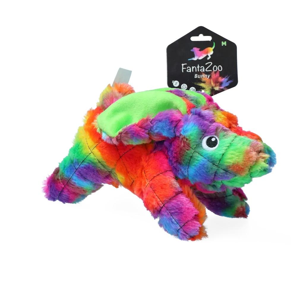 FANT008.png Hundekuscheltier aus recyceltem Material mit Quietscher, M, 23 x 13 cm – FantaZoo Bunny – Bild 1