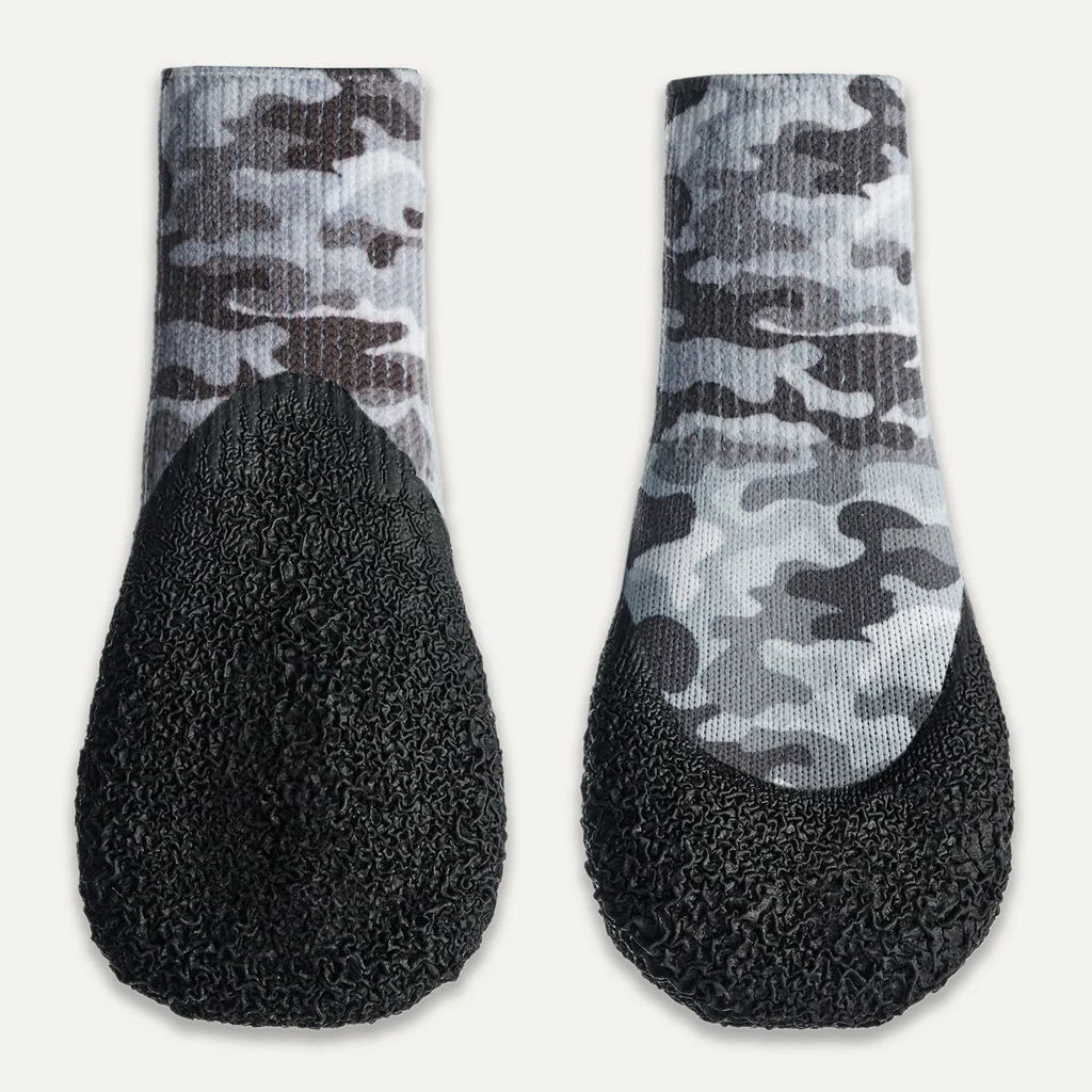 Wasserdichte Hundeschuhe mit Gummisohle, 4 Stück, M, Camouflage und Schwarz – Goo-eez Lites – Bild 1