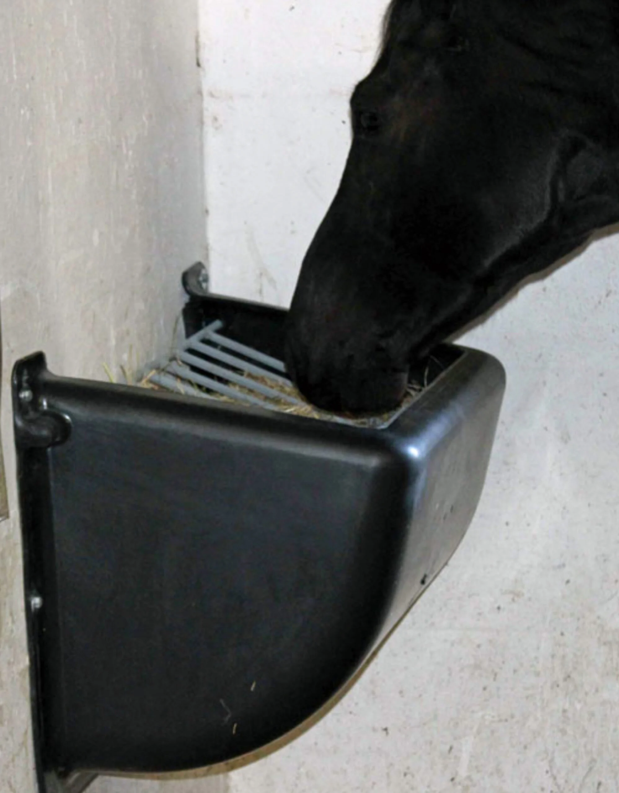 Slowfeeder Heuraufe für Pferde mit Stahlgitter, 140 l – Bild 2