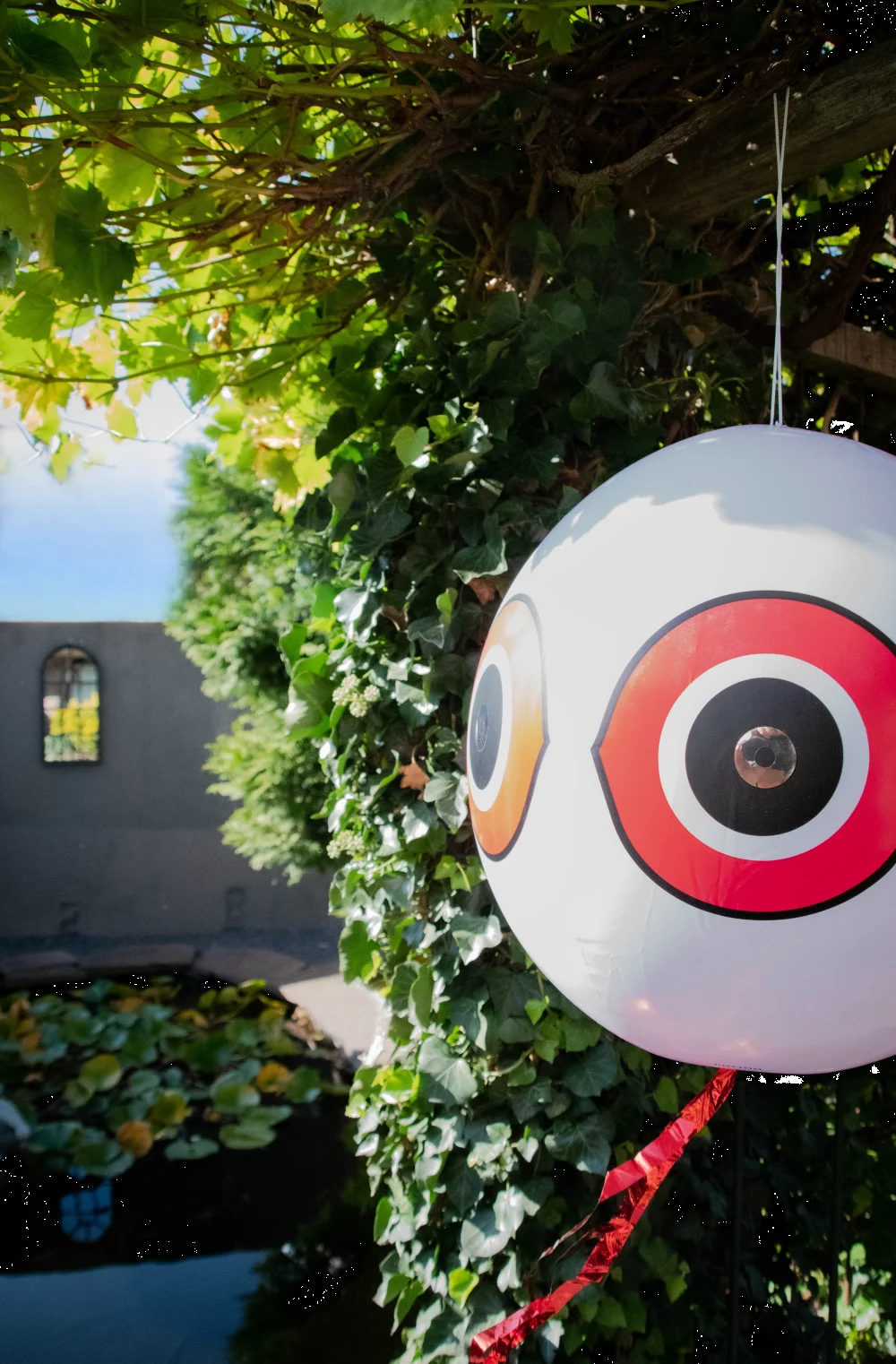 Vogelschreckballon mit Aufhängeschnur, Weiß, Ø 40 cm – Knock Pest – Bild 3