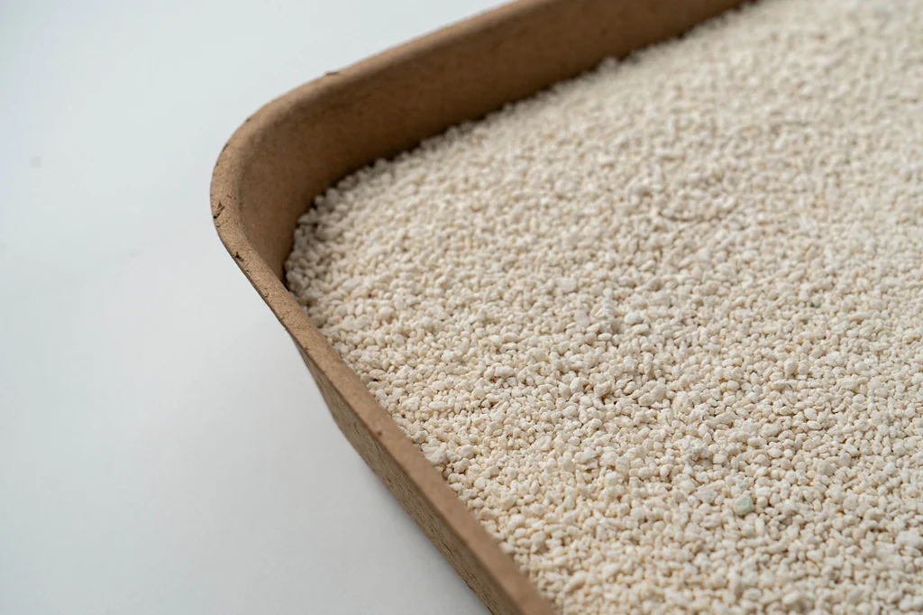 Tofu Katzenstreu für automatische Katzentoiletten, klumpend, 3,5 kg – Petlux Cassava Tofu – Bild 3