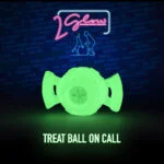 Leuchtender Hundeball – 2 Glow Treat Ball on Call – Bild 3