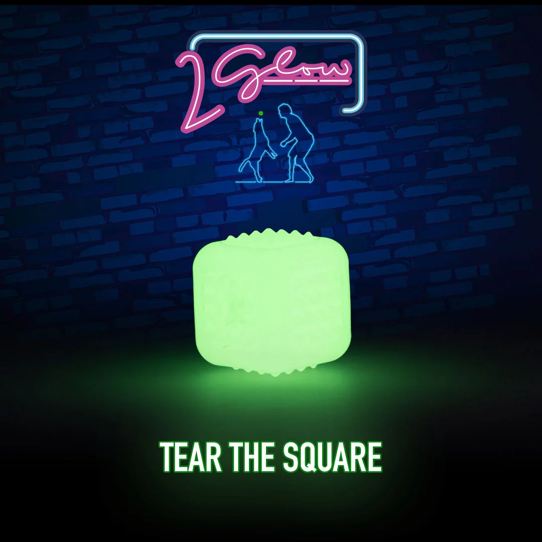 Leuchtendes Hundespielzeug – 2 Glow Tear the Square – Bild 3
