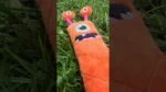 Wurfspielzeug für Hunde aus Plüsch mit Quietscher, Orange L, 32 cm – Dog Comets Invaders – Bild 3